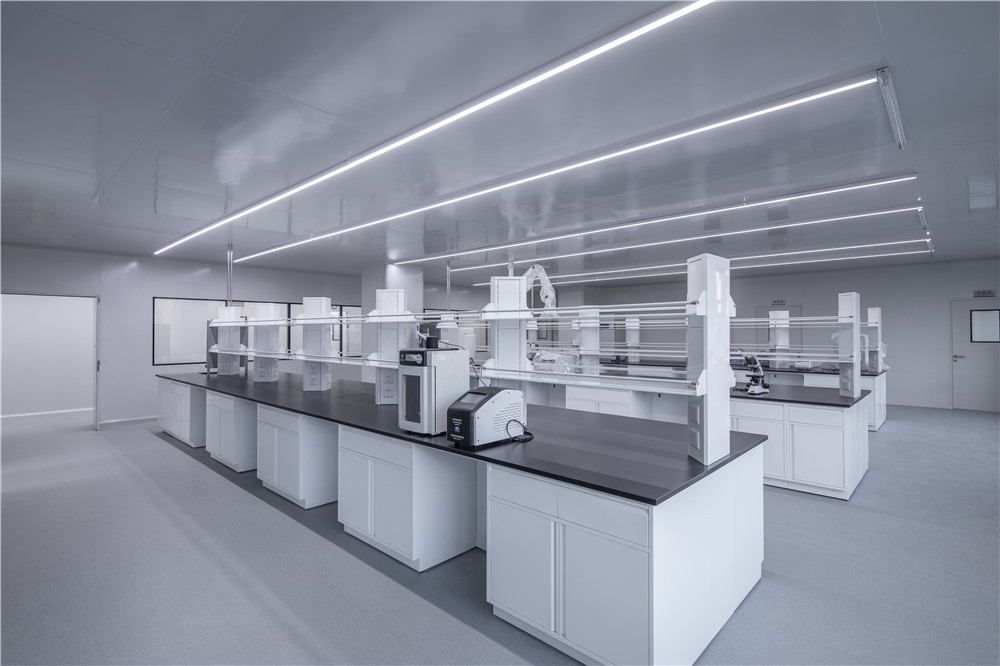 凈化車(chē)間裝修在設(shè)計(jì)和選擇設(shè)備時(shí)，要注意溫度和濕度的影響